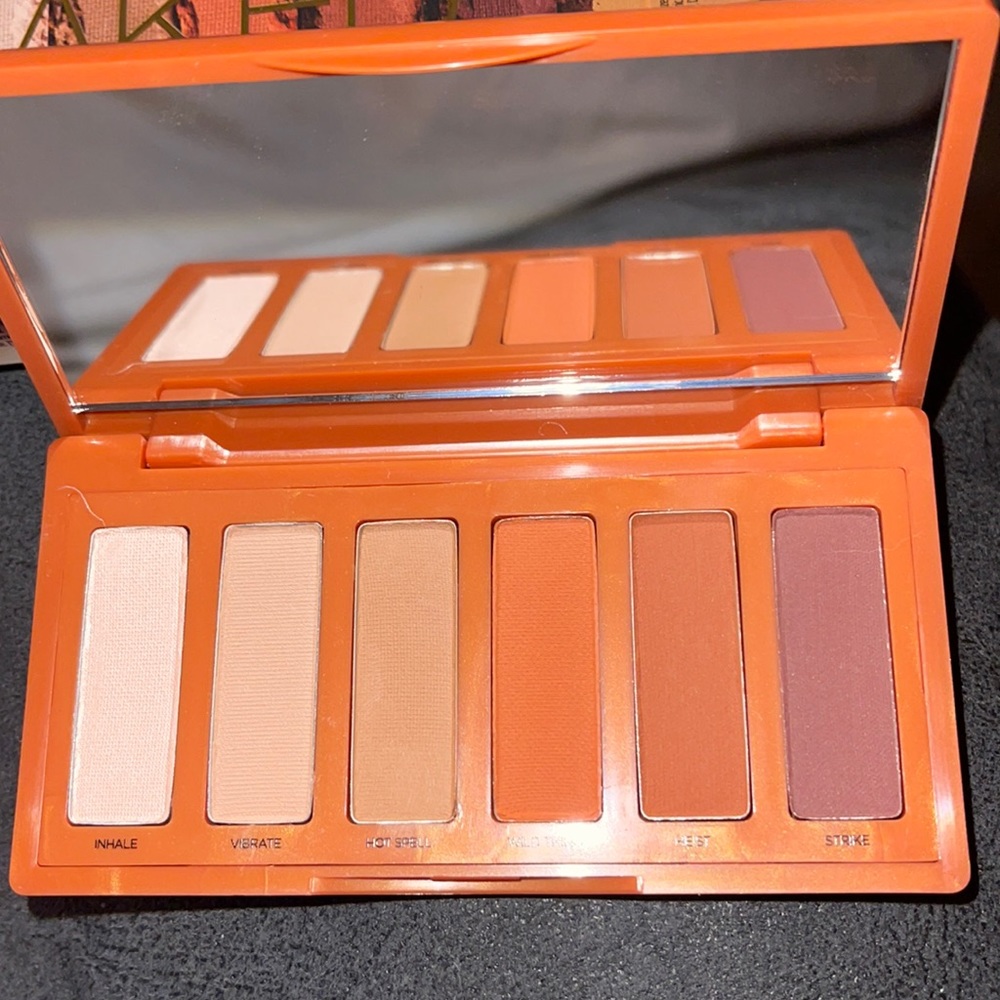 Urban Decay Naked Petit Heat Eye Shadow Palette